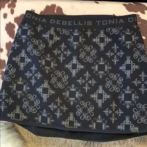 Black and white ski skirt